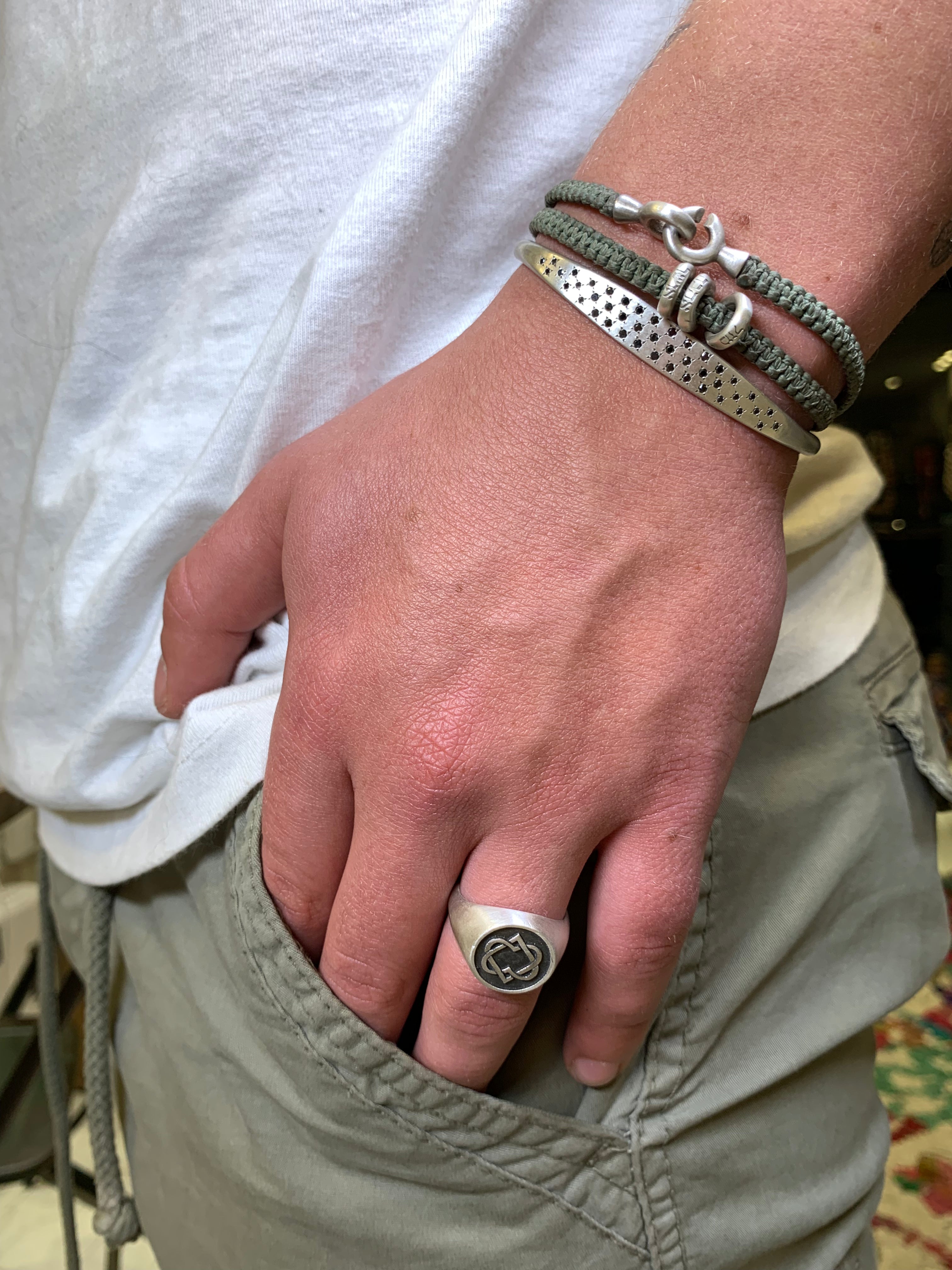 {{ product.name}} - מיכל בן ישי