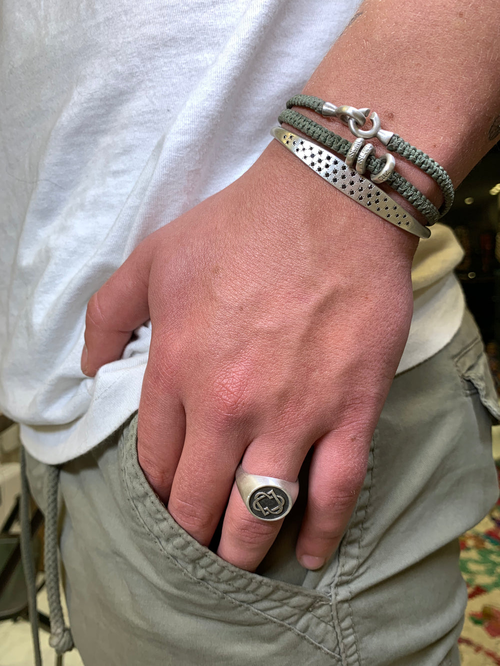 {{ product.name}} - מיכל בן ישי